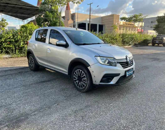 RENAULT-SANDERO-2020