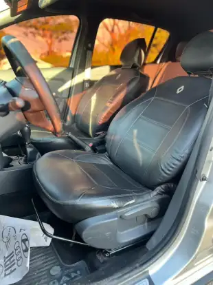 RENAULT-SANDERO-2020