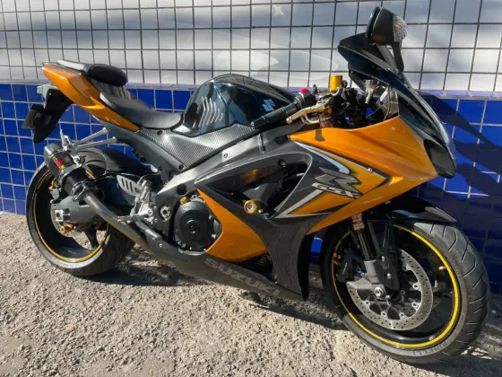 SUZUKI GSX-R1000 SUZUKI GSX-R1000