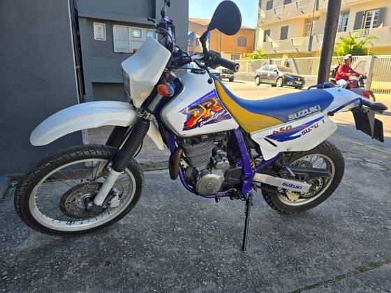 SUZUKI DR 650 RE 