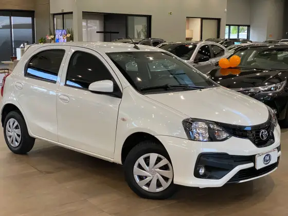 TOYOTA ETIOS 1.3 X 16V FLEX 4P AUTOMÁTICO TOYOTA ETIOS 1.3 X 16V FLEX 4P AUTOMÁTICO