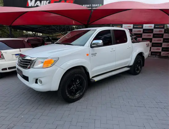 TOYOTA HILUX 2.7 SR 4X2 CD 16V FLEX 4P AUTOMÁTICO TOYOTA HILUX 2.7 SR 4X2 CD 16V FLEX 4P AUTOMÁTICO