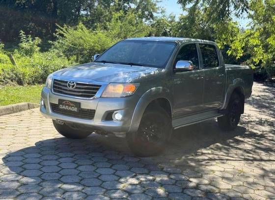 TOYOTA HILUX 2015 2.7 SR 4X2 CD 16V FLEX 4P AUTOMATIC
