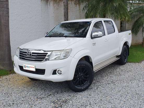 TOYOTA-HILUX-2.7 SRV 4X4 CD 16V FLEX 4P AUTOMÁTICO TOYOTA-HILUX-2013
