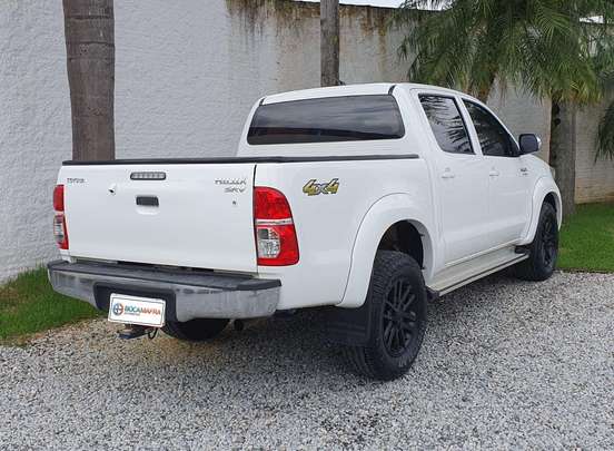 TOYOTA-HILUX-2013