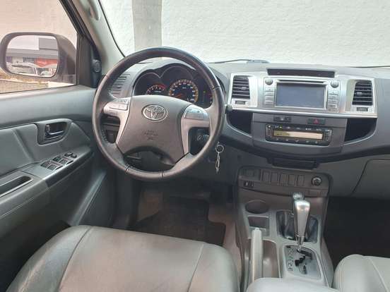 TOYOTA-HILUX-2.7 SRV 4X4 CD 16V FLEX 4P AUTOMÁTICO TOYOTA-HILUX-2013