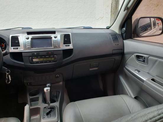 TOYOTA-HILUX-2013