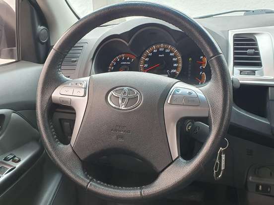 TOYOTA-HILUX-2013