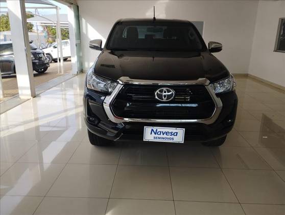 TOYOTA HILUX 2.8 D-4D TURBO DIESEL CD SRV 4X4 AUTOMÁTICO