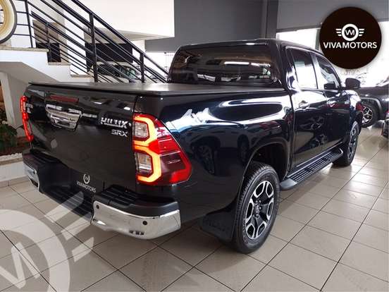 TOYOTA-HILUX-2023