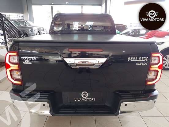 TOYOTA-HILUX-2023