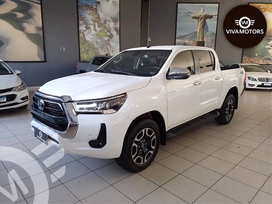 TOYOTA HILUX 2.8 D-4D TURBO DIESEL CD SRX 4X4 AUTOMÁTICO