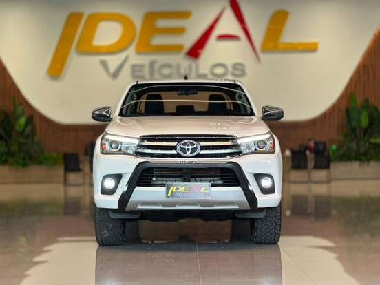 TOYOTA-HILUX-2018