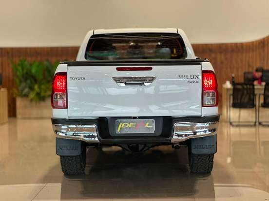 TOYOTA-HILUX-2018