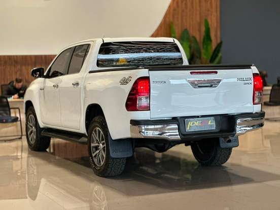 TOYOTA-HILUX-2018