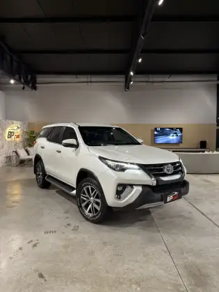 TOYOTA HILUX SW4 2.8 SRX 4X4 16V TURBO INTERCOOLER DIESEL 4P AUTOMÁTICO