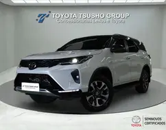TOYOTA HILUX SW4 2.8 D-4D TURBO DIESEL SRX PLATINUM 7L 4X4 AUTOMÁTICO TOYOTA HILUX SW4 2.8 D-4D TURBO DIESEL SRX PLATINUM 7L 4X4 AUTOMÁTICO