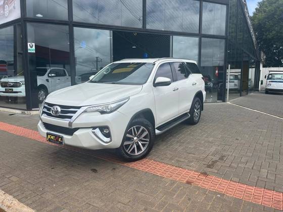 TOYOTA HILUX SW4 2.8 SRX 4X4 16V TURBO INTERCOOLER DIESEL 4P AUTOMÁTICO