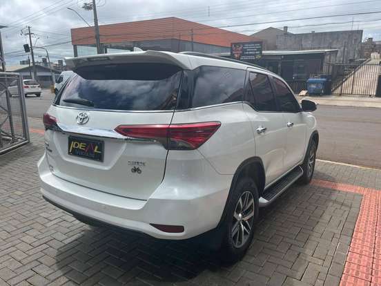 TOYOTA-HILUX SW4-2.8 SRX 4X4 16V TURBO INTERCOOLER DIESEL 4P AUTOMÁTICO TOYOTA-HILUX SW4-2018