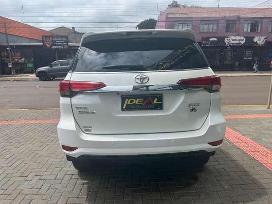 TOYOTA-HILUX SW4-2.8 SRX 4X4 16V TURBO INTERCOOLER DIESEL 4P AUTOMÁTICO TOYOTA-HILUX SW4-2018