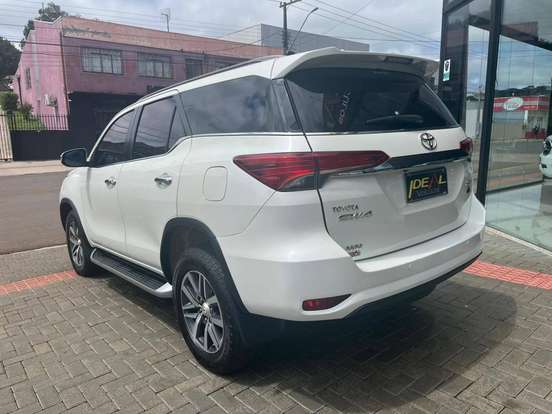TOYOTA-HILUX SW4-2018