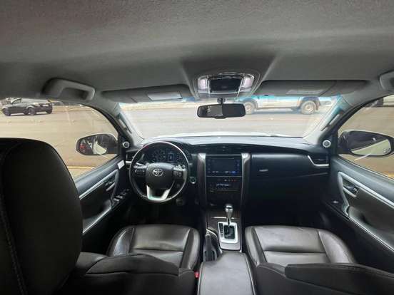 TOYOTA-HILUX SW4-2018