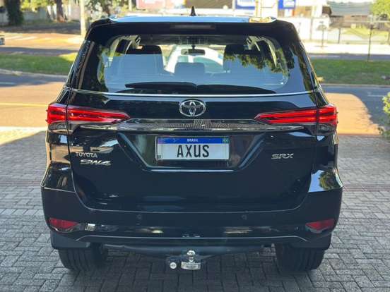 TOYOTA-HILUX SW4-2016