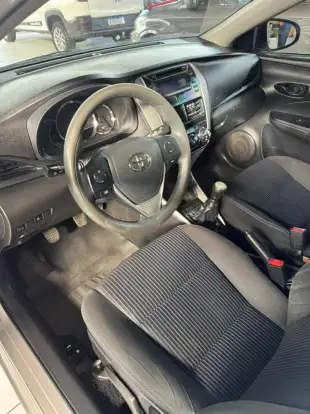TOYOTA-YARIS-2019
