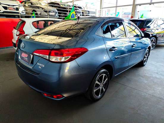 TOYOTA-YARIS-2018