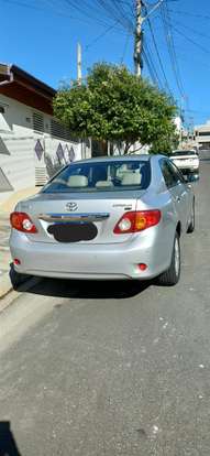 TOYOTA-COROLLA-2010