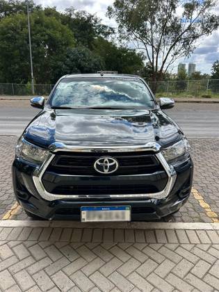 TOYOTA HILUX 2.8 D-4D TURBO DIESEL CD SRV 4X4 AUTOMÁTICO