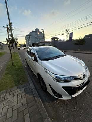 TOYOTA-YARIS-2019