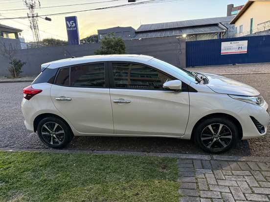 TOYOTA-YARIS-1.5 16V FLEX XLS MULTIDRIVE TOYOTA-YARIS-2019