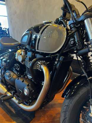 TRIUMPH-BONNEVILLE BOBBER 1200-2024