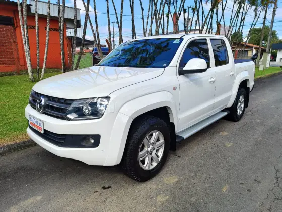 VOLKSWAGEN AMAROK 2.0 TRENDLINE 4X4 CD 16V TURBO INTERCOOLER DIESEL 4P AUTOMÁTICO VOLKSWAGEN AMAROK 2.0 TRENDLINE 4X4 CD 16V TURBO INTERCOOLER DIESEL 4P AUTOMÁTICO