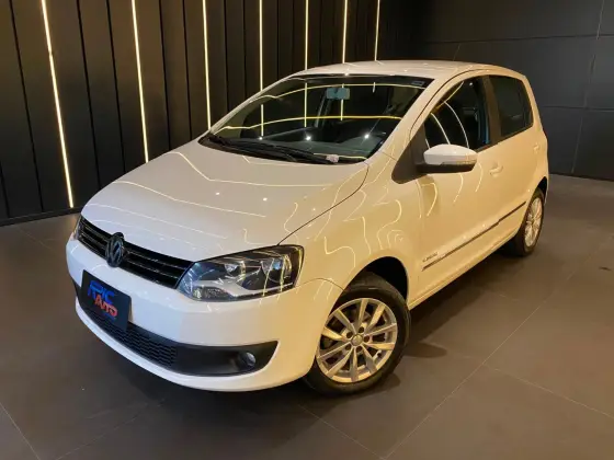 VOLKSWAGEN FOX 1.6 MI HIGHLINE 8V FLEX 4P MANUAL VOLKSWAGEN FOX 1.6 MI HIGHLINE 8V FLEX 4P MANUAL