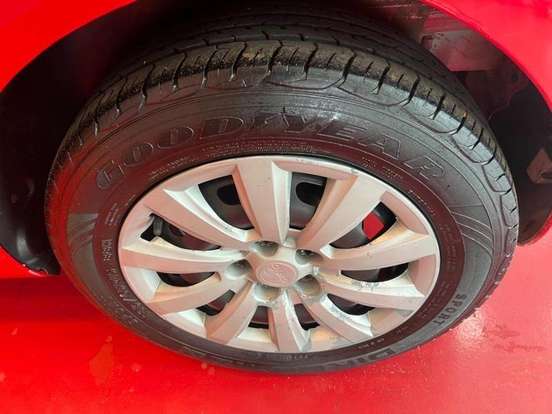 VOLKSWAGEN-FOX-1.6 MI 8V FLEX 4P AUTOMATIZADO VOLKSWAGEN-FOX-2013