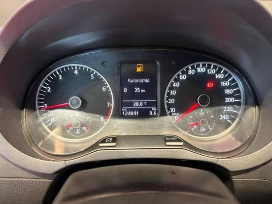 VOLKSWAGEN-FOX-2013
