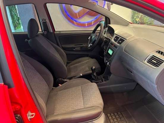 VOLKSWAGEN-FOX-2013