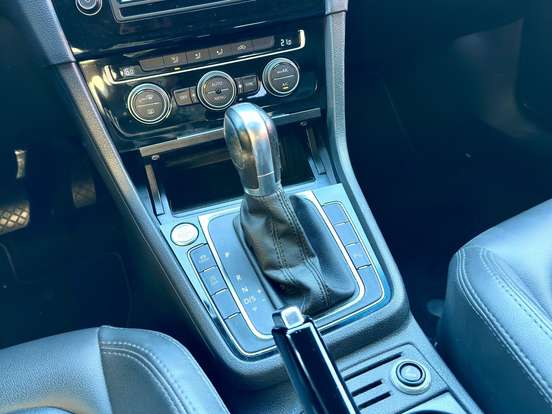 VOLKSWAGEN-GOLF-2015