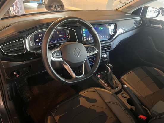 VOLKSWAGEN-POLO-2024