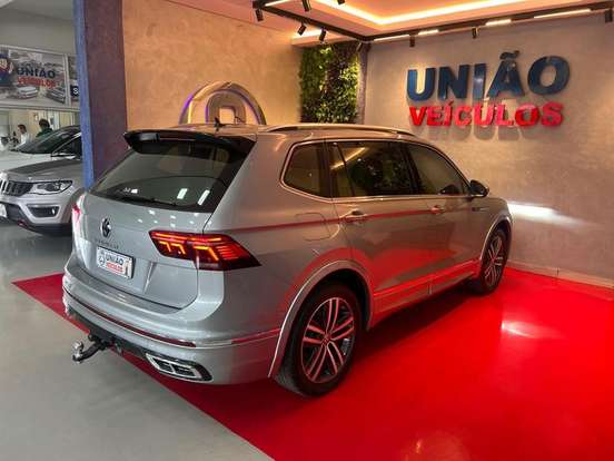 VOLKSWAGEN-TIGUAN-2.0 300 TSI GASOLINA ALLSPACE R-LINE AUTOMÁTICO VOLKSWAGEN-TIGUAN-2024