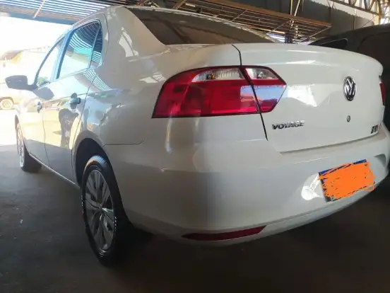 VOLKSWAGEN-VOYAGE-2021