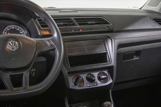 VOLKSWAGEN-VOYAGE-2019