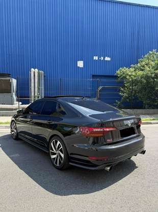 VOLKSWAGEN-JETTA-2021