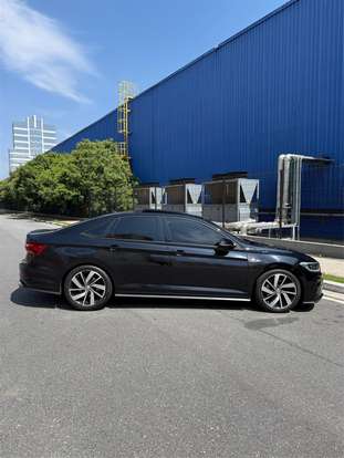 VOLKSWAGEN-JETTA-2021