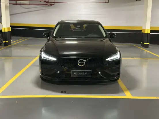 VOLVO-S60-2.0 T4 MOMENTUM GASOLINA 4P AUTOMÁTICO VOLVO-S60-2019