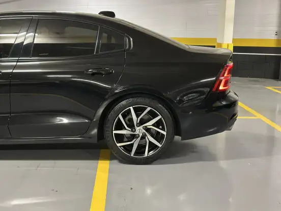 VOLVO-S60-2.0 T4 MOMENTUM GASOLINA 4P AUTOMÁTICO VOLVO-S60-2019
