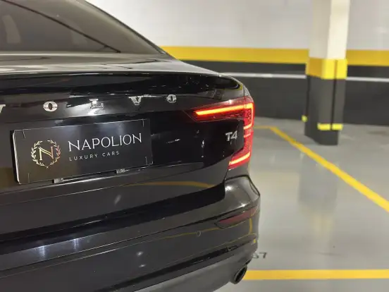 VOLVO-S60-2.0 T4 MOMENTUM GASOLINA 4P AUTOMÁTICO VOLVO-S60-2019
