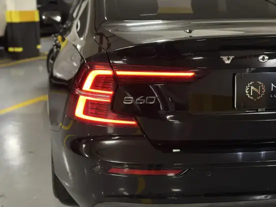 VOLVO-S60-2.0 T4 MOMENTUM GASOLINA 4P AUTOMÁTICO VOLVO-S60-2019